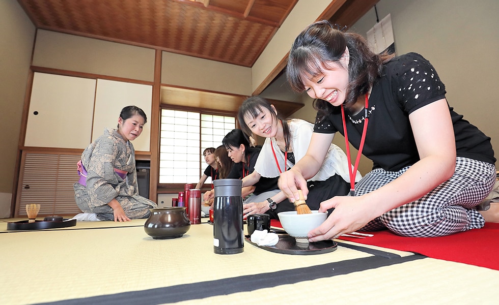 和の香る非日常を。茶道体験