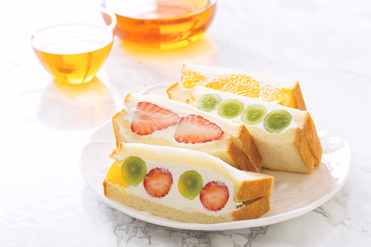 【BifiXヨーグルトで作る】春のフルーツヨーグルトサンド