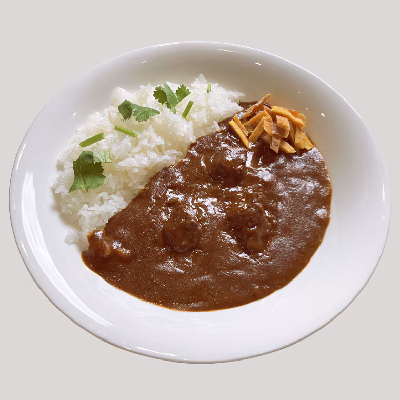 【LEEで作る】コクヨ洗えるハサミ「チョキ足し」で簡単トッピング！より健康的で、美味しい「ビーフカレーLEE」