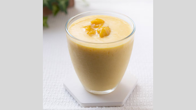 almond-milk-mango-smoothie.png