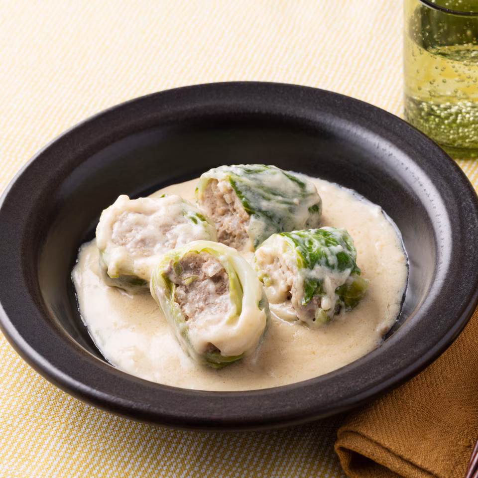 クラムチャウダー仕立てのひとくちロールキャベツ