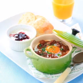 ハヤシソースの卵ココット