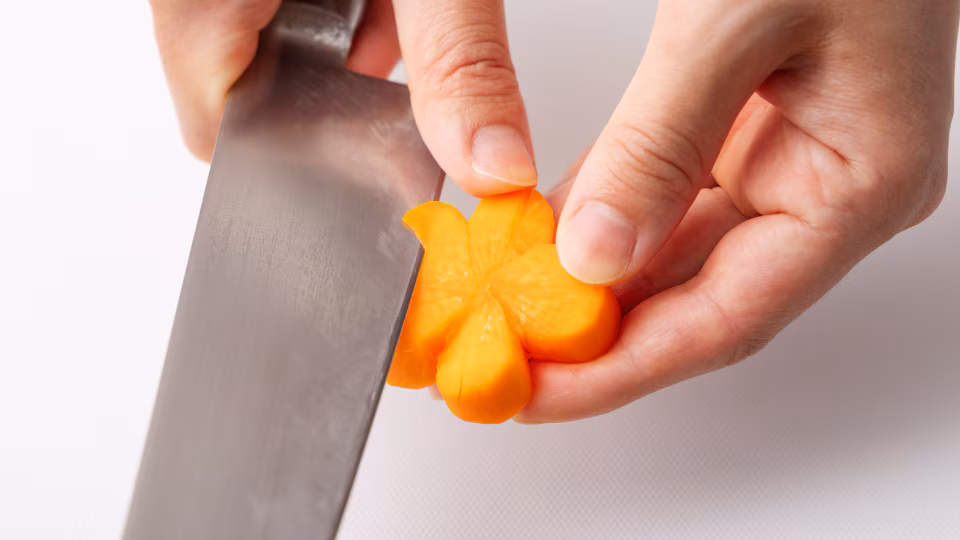 飾り切り(例：ねじり梅)