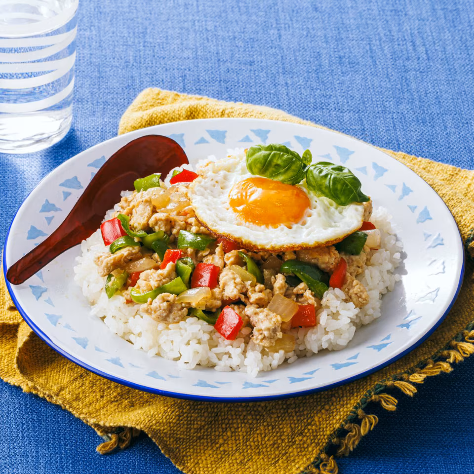 ひき肉とピーマンのガパオライス
