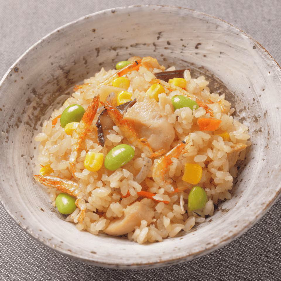 【炊き込み御膳で作る】春の3色桜えびごはん