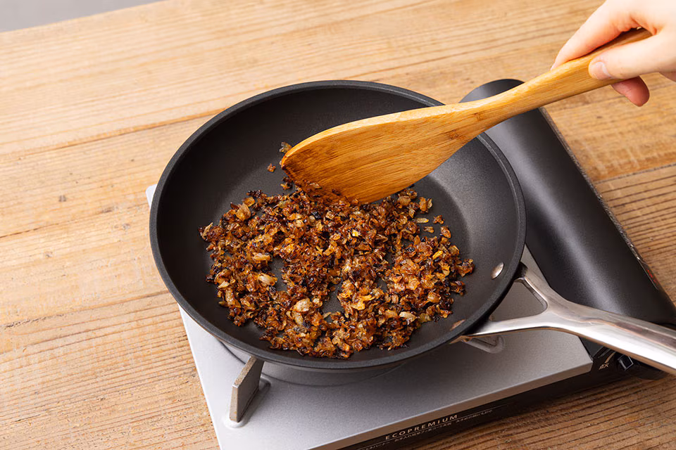 stir_frying_amber_color (3412)