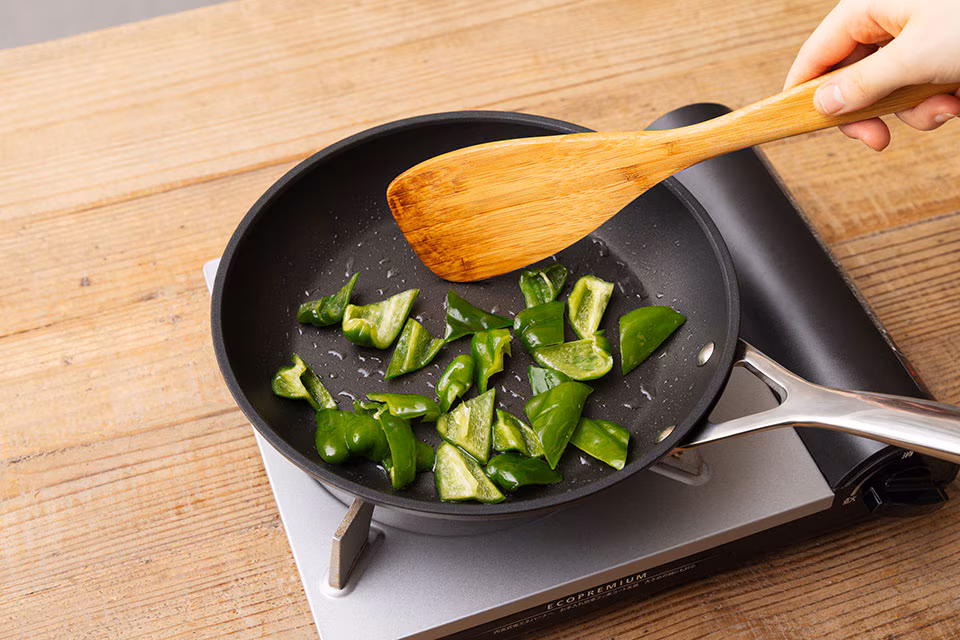 stir_frying_oil (3415)